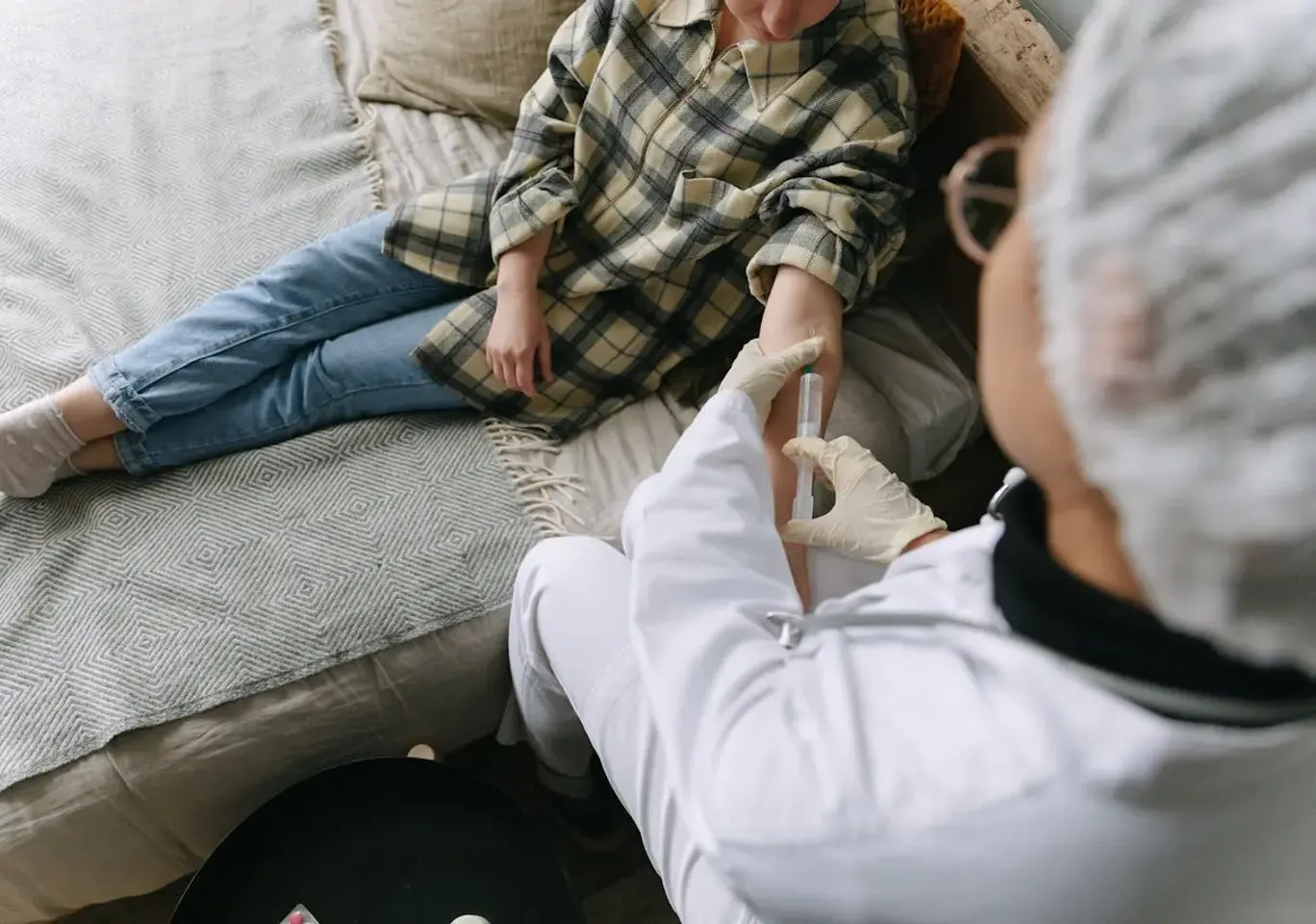 Leczenie uzależnień Szczecin: rozmowa terapeutyczna na kanapie